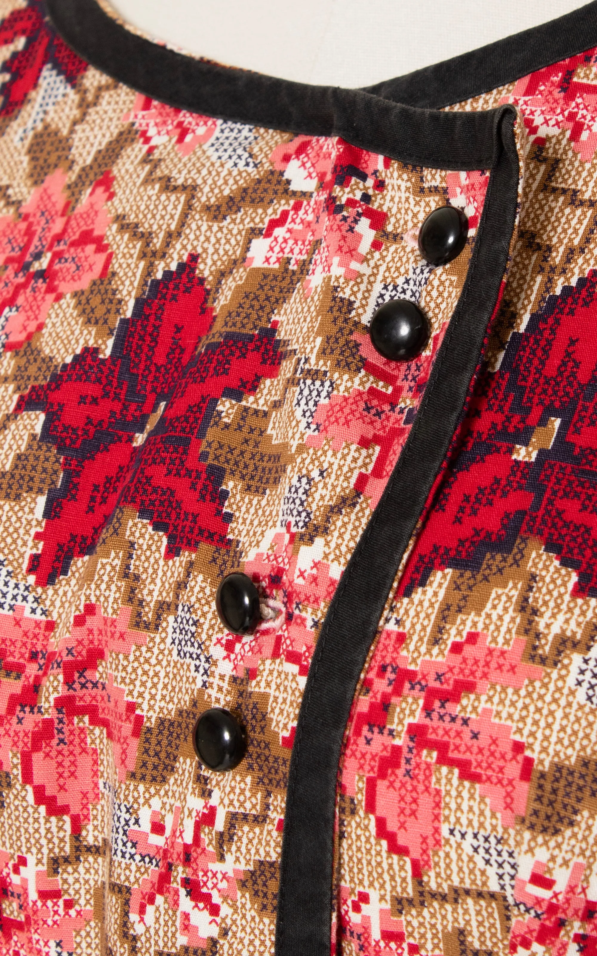 1950s Floral Cross Stitch Cotton Shirtwaist Dress | medium