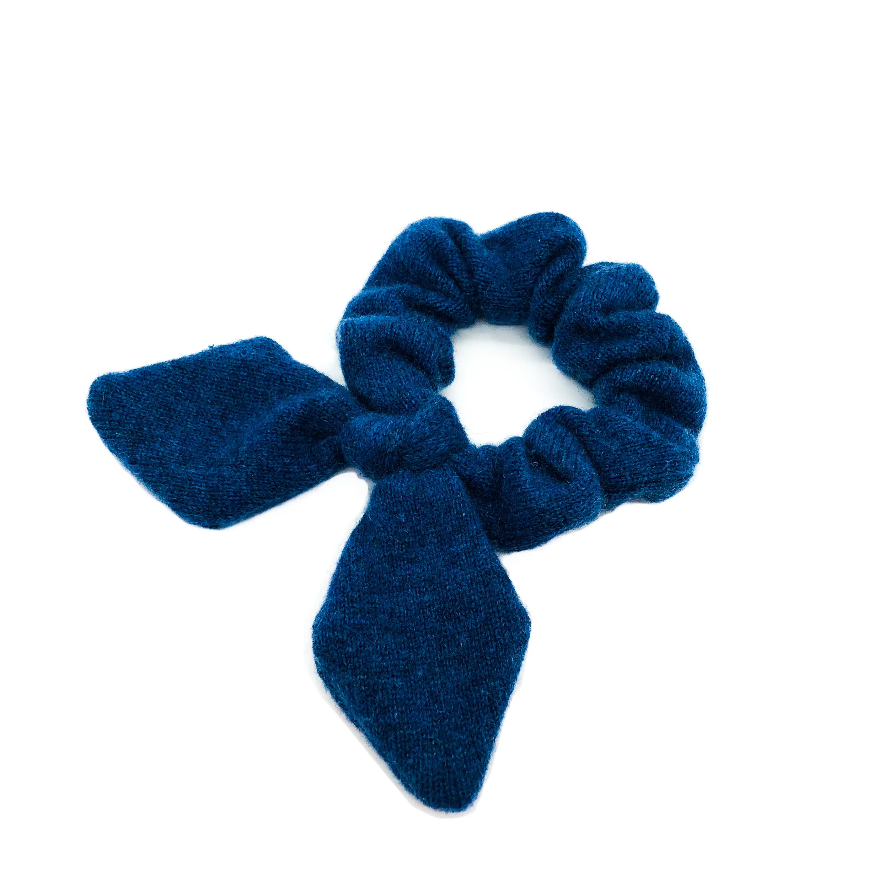 CASHMERE SCRUNCHIE | Millie
