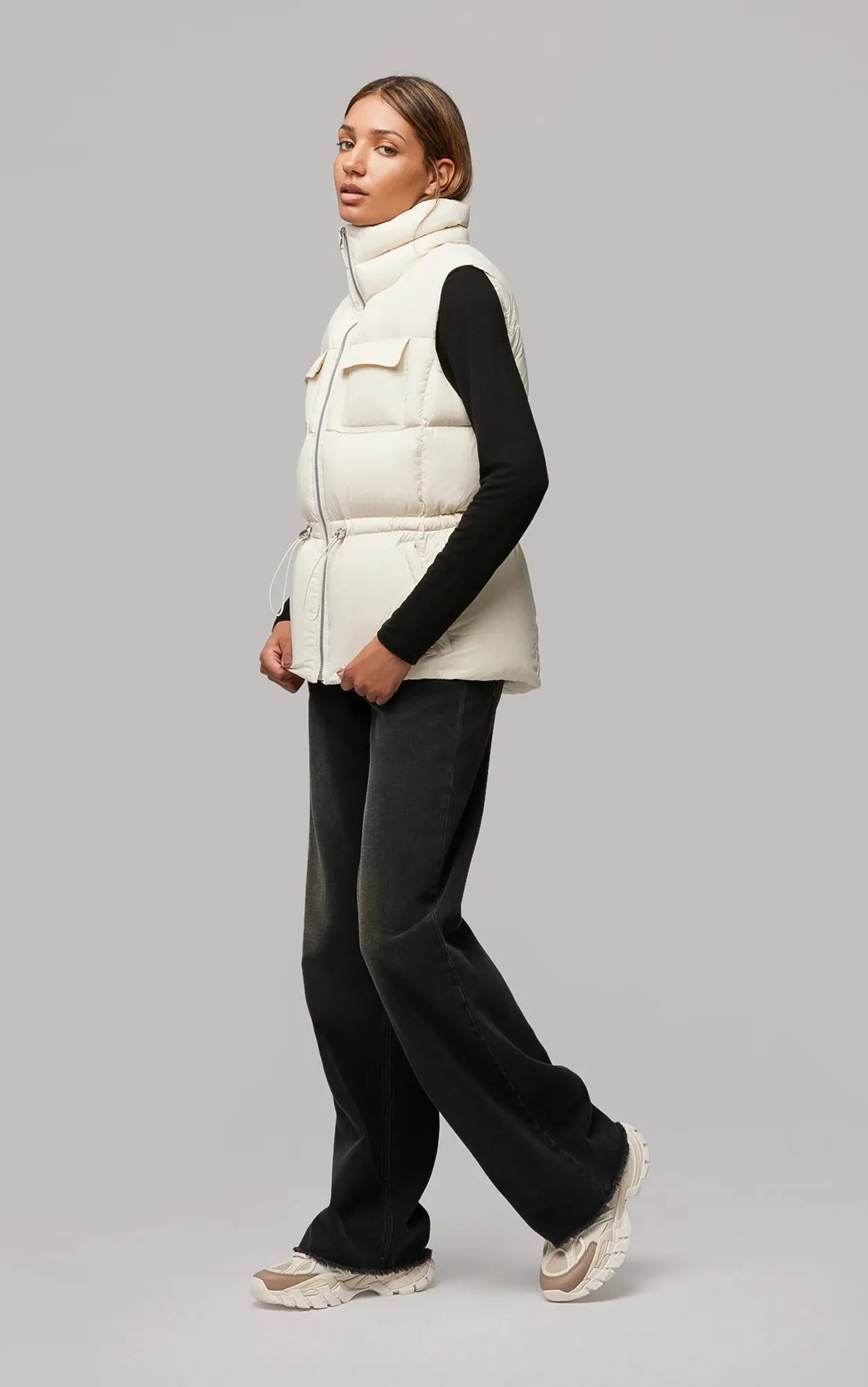 Soia & Kyo Deanna Light Down Jacket Vest- Powder